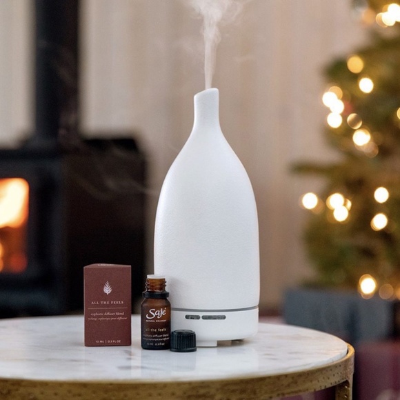 Saje Aroma Om White Diffuser Wellness Purify Humidifier Extra Oils - Picture 2 of 5